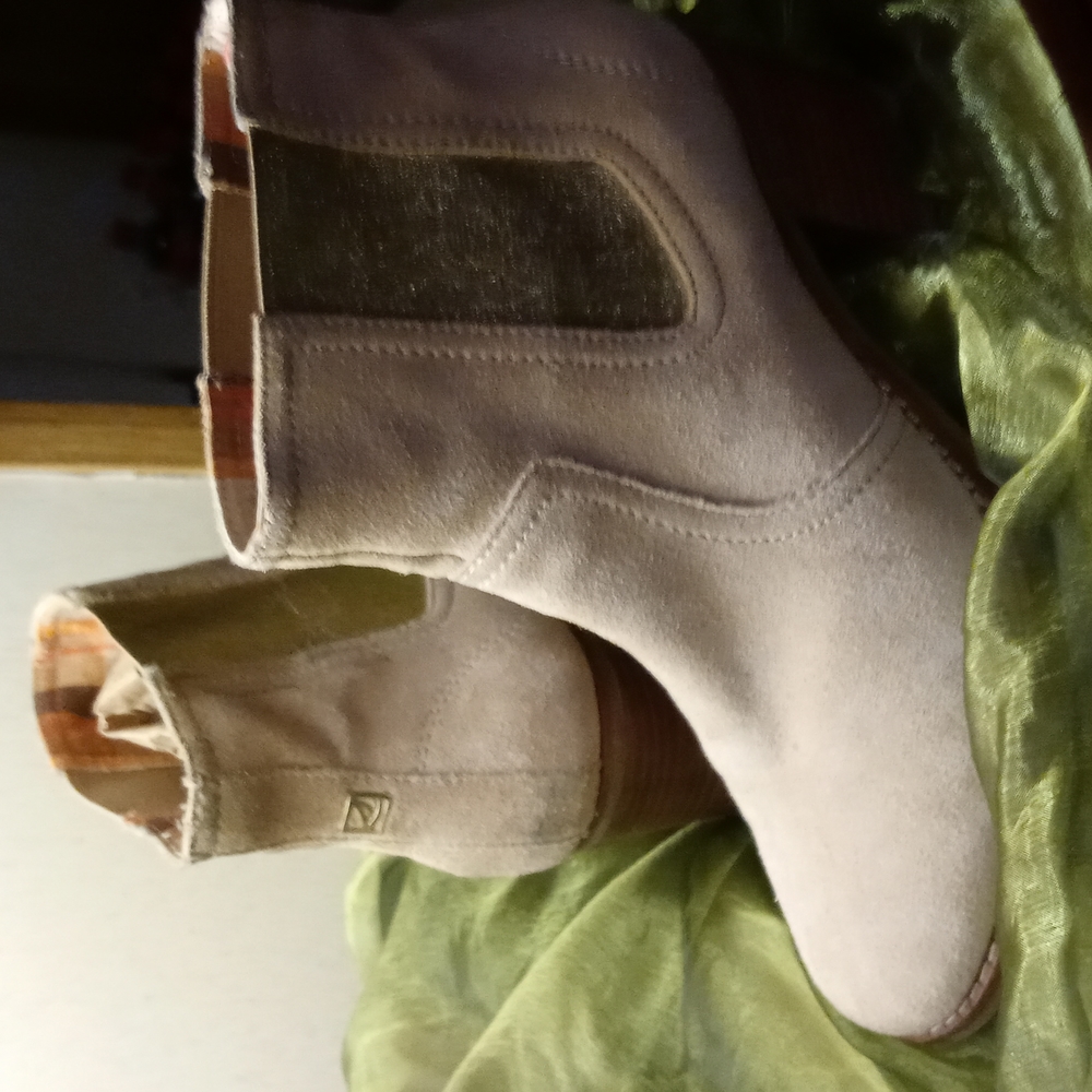 Sperry boots size 8 fits 8.5 womans